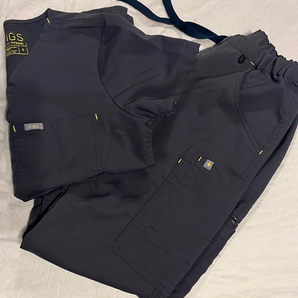 FIGS Grey Scrub Set sz S/P